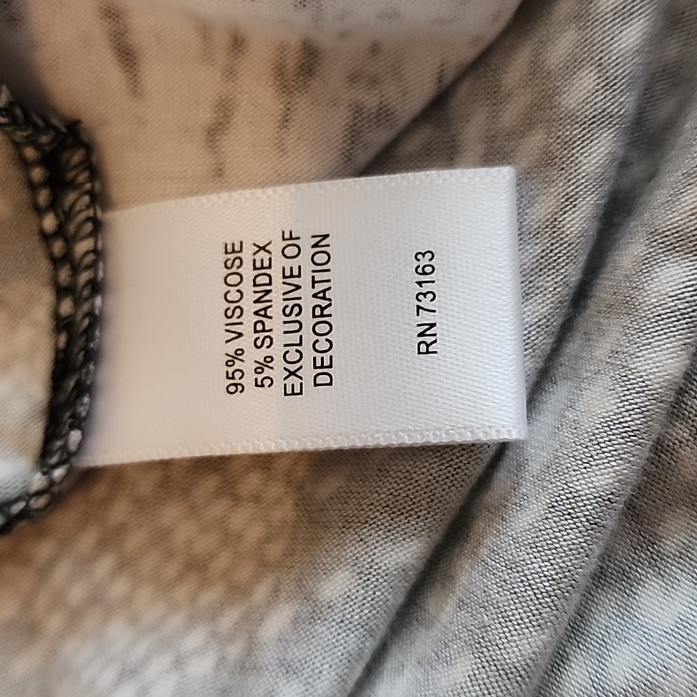 NWOT Cupio Abstract Top/Tunic Small - Picture 8 of 9